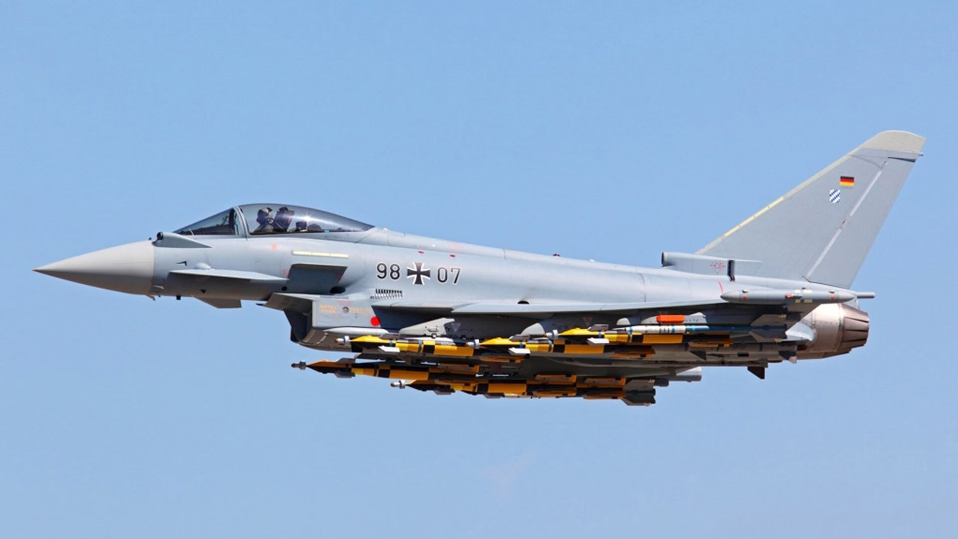 “中国足球运动员签约国际品牌,商业价值提升”,2021中国足球运动员排行榜前十名