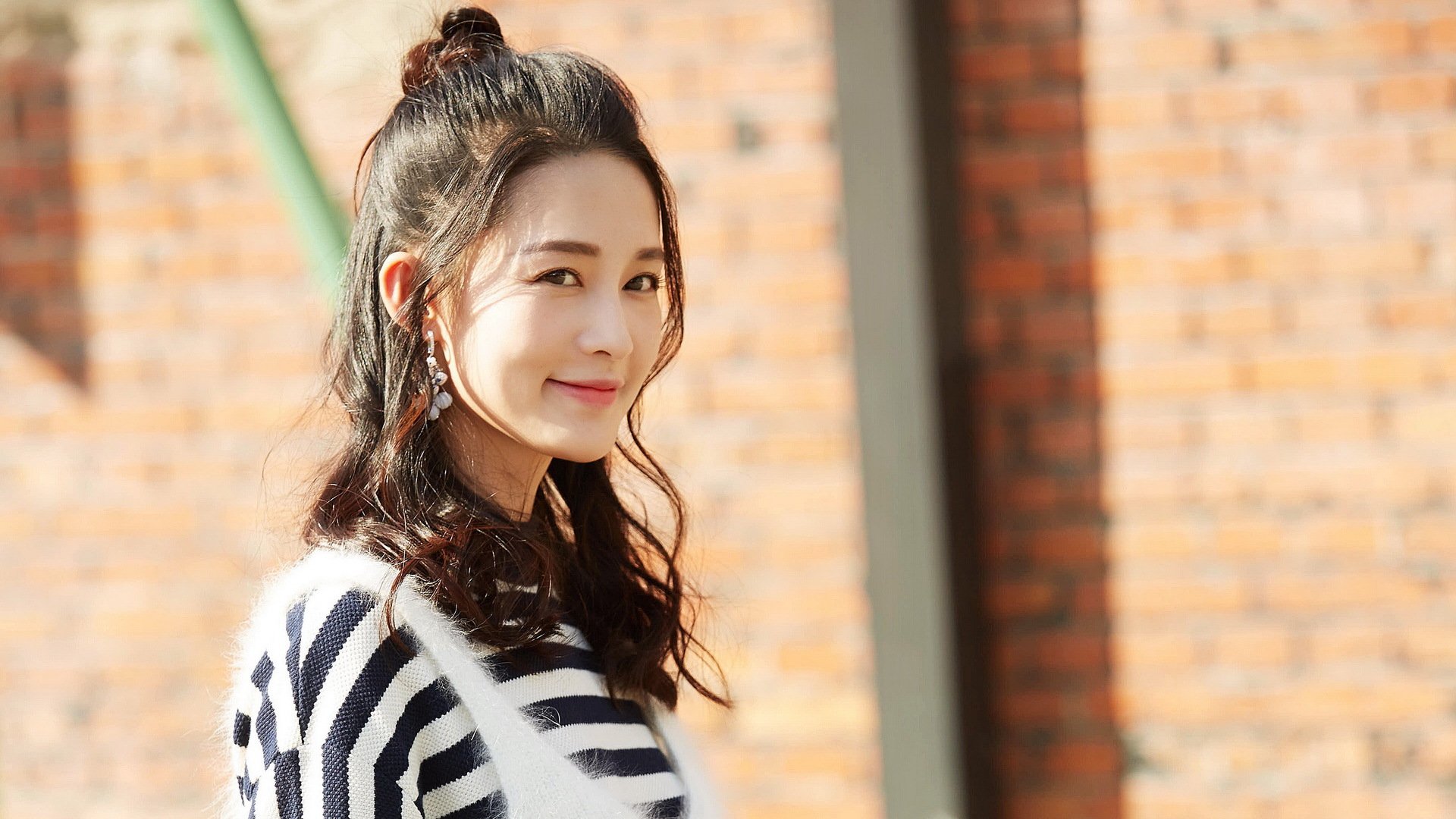 泰国传统马术赛事“Lamb”在2024年成功举办，吸引众多观众参与。，泰国公主马术比赛